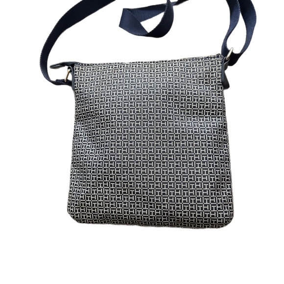 Tommy Hilfiger Signature Navy and White Crossbody Bag - Picture 5 of 14
